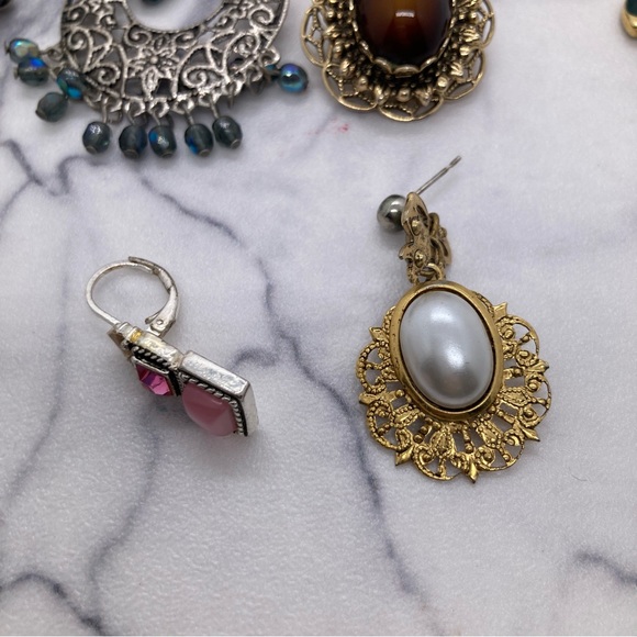 24 Single Earrings (No Pairs) Clip On, Post Back, & Hook Craft Repurpose Lot - Picture 7 of 8